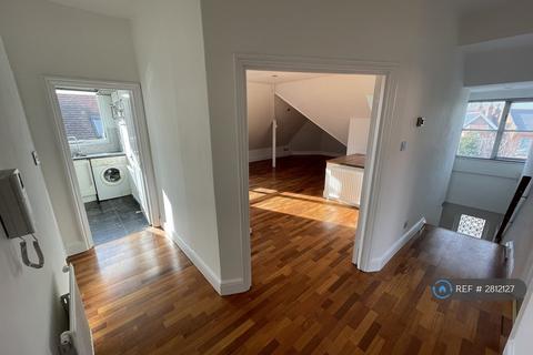 3 bedroom flat to rent, Mapesbury Road, London, NW2