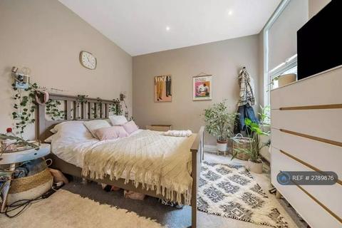 3 bedroom flat to rent, Tooting, Tooting, SW17