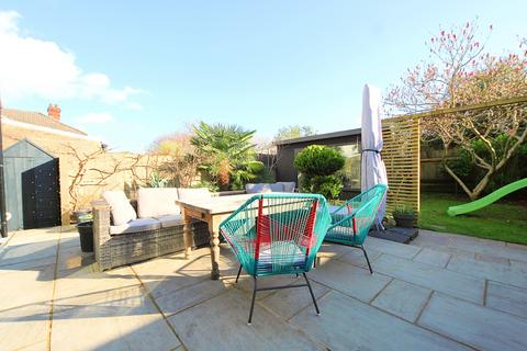 3 bedroom house for sale, Wheaton Road, Bournemouth,
