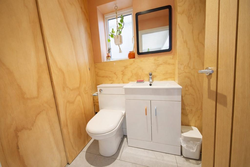 Downstairs WC utilit