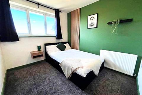 undefined, Croftside Close (Room 2), Seacroft LS14
