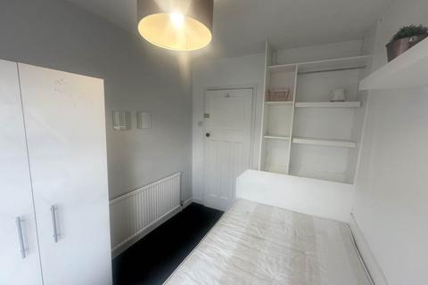 1 bedroom in a house share to rent, Eden Crescent (Room 2), West Yorkshire LS4