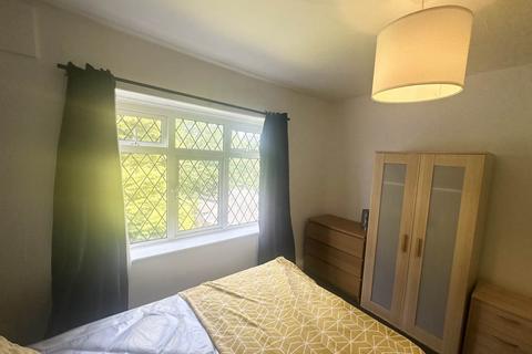 undefined, Eden Crescent (Room 4), West Yorkshire LS4