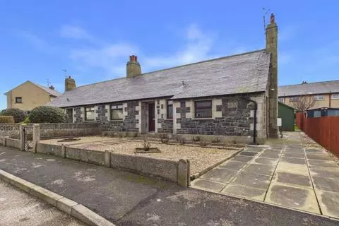3 bedroom bungalow for sale