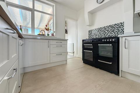 3 bedroom semi-detached house for sale, Station Road, Drayton,
