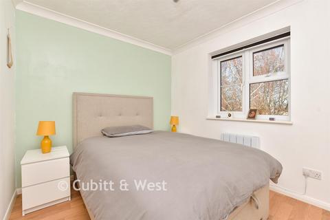1 bedroom flat for sale, Whelan Way, Wallington, Surrey