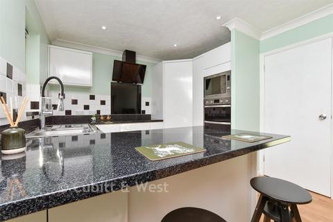 1 bedroom flat for sale, Barons Court, Wallington SM6