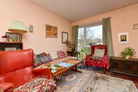 1 bedroom flat for sale, Hinton Road, Wallington SM6
