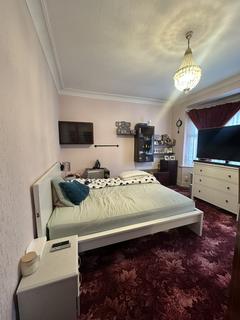 3 bedroom terraced house to rent, Devonshire Road, Ilford IG2