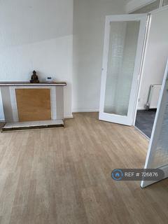 3 bedroom semi-detached house to rent, Birsmore Avenue, Leicester, LE4