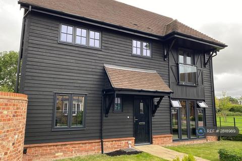 3 bedroom semi-detached house to rent, Blossom Way, Tonbridge, TN12