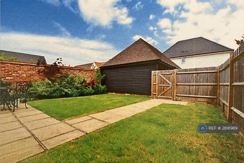 3 bedroom semi-detached house to rent, Blossom Way, Tonbridge, TN12