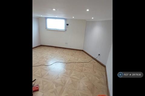3 bedroom flat to rent, The Triangle, Bournemouth, BH2
