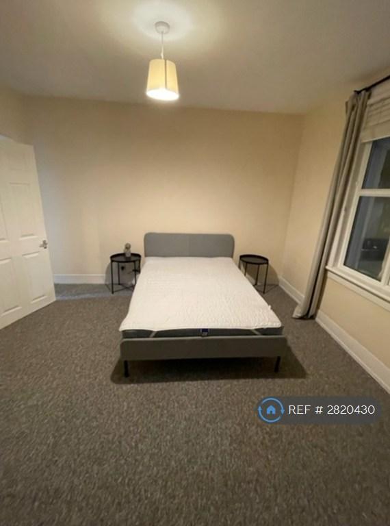 Large Bedroom