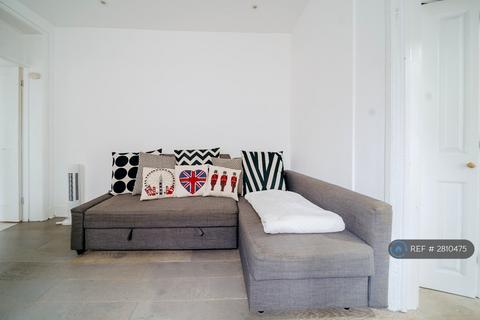 2 bedroom flat to rent, Miles Buildings, London, NW1