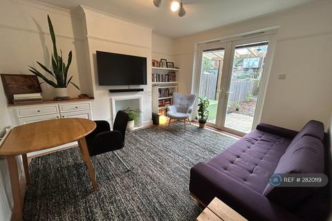 2 bedroom maisonette to rent, Sydney Road, London, N10