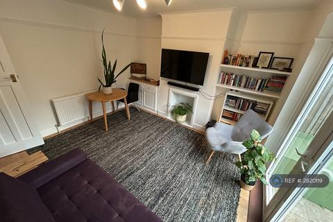 undefined, Sydney Road, London, N10