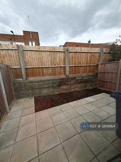 1 bedroom semi-detached house to rent, Iveagh Avenue, London, NW10