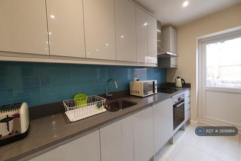 1 bedroom semi-detached house to rent, Iveagh Avenue, London, NW10