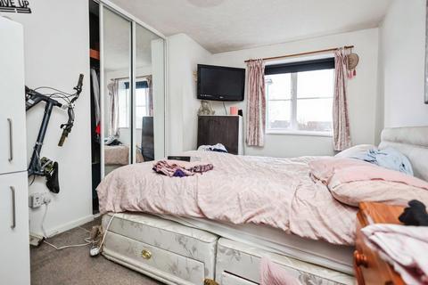 2 bedroom flat for sale, Warwick Road, Sutton Coldfield, West Midlands, B73