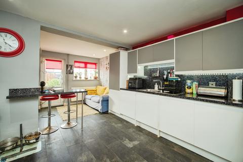 3 bedroom end of terrace house for sale, Bracklesham Close, Farnborough, GU14