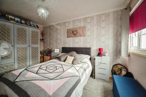 3 bedroom end of terrace house for sale, Bracklesham Close, Farnborough, GU14