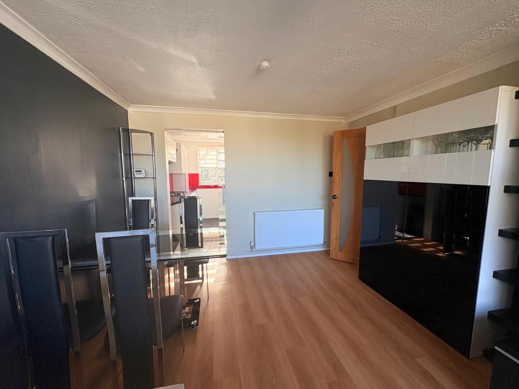 Dining area 1