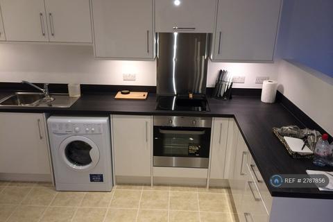 2 bedroom flat to rent, Anglesea Mews, London, SE18