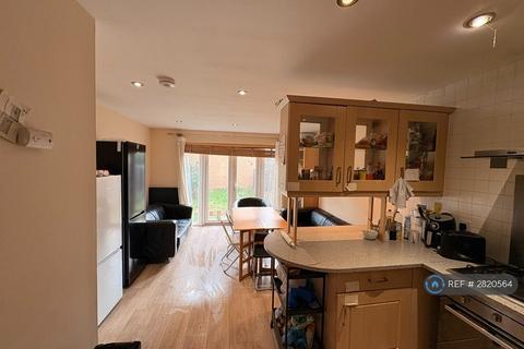 1 bedroom in a house share to rent, Franklin Place, London, SE13