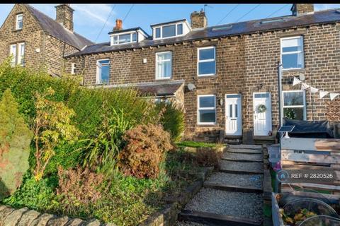 3 bedroom terraced house to rent, School Terrace, Huddersfield, HD8