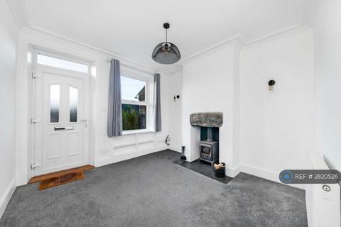 3 bedroom terraced house to rent, School Terrace, Huddersfield, HD8