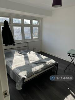 4 bedroom terraced house to rent, Rosslyn Avenue, Dagenham, RM8