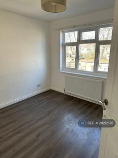 4 bedroom terraced house to rent, Rosslyn Avenue, Dagenham, RM8