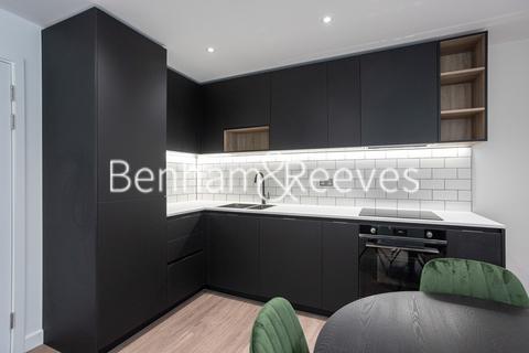 2 bedroom apartment to rent, Commander Avenue, East Drive NW9