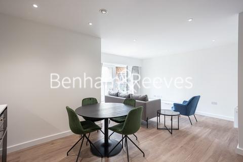 2 bedroom apartment to rent, Commander Avenue, East Drive NW9