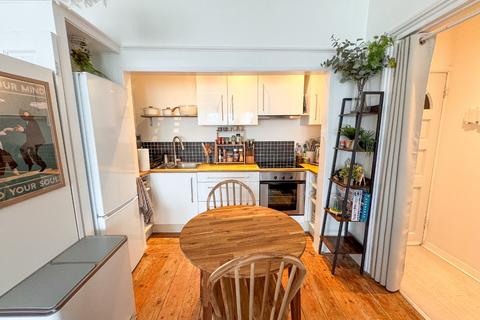 1 bedroom flat for sale, Cheviot Lodge, 100 Eglinton Hill, Shooters Hill, London, SE18 3DY