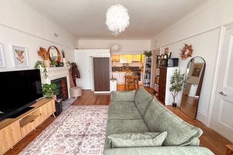 1 bedroom flat for sale, Cheviot Lodge, 100 Eglinton Hill, Shooters Hill, London, SE18 3DY