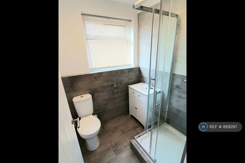 2 bedroom maisonette to rent, Swift Road, Southampton, SO19