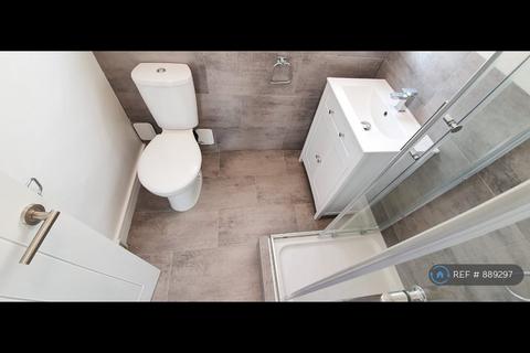 2 bedroom maisonette to rent, Swift Road, Southampton, SO19