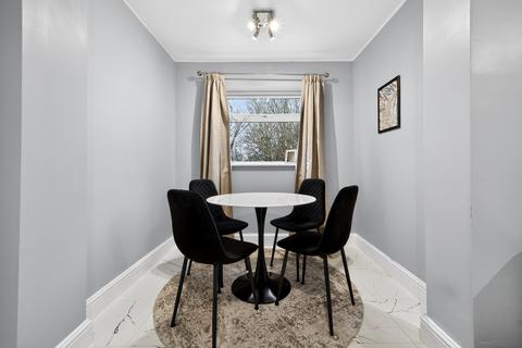 5 bedroom semi-detached house for sale, wardown crescent, Luton, LU2