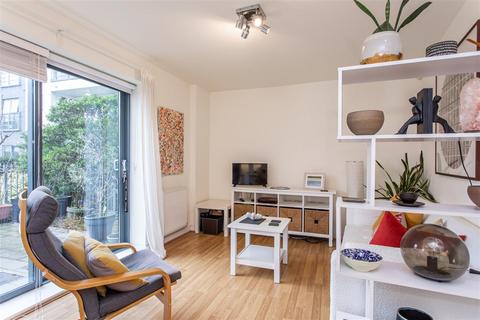 2 bedroom flat for sale, Treby Street, Mile End, E3