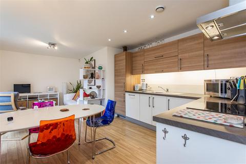 2 bedroom flat for sale, Treby Street, Mile End, E3