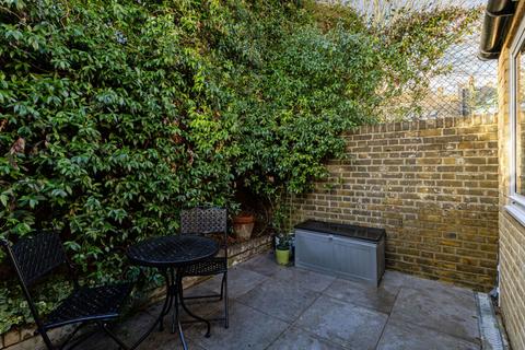 3 bedroom terraced house for sale, Matthews Street, London, SW11