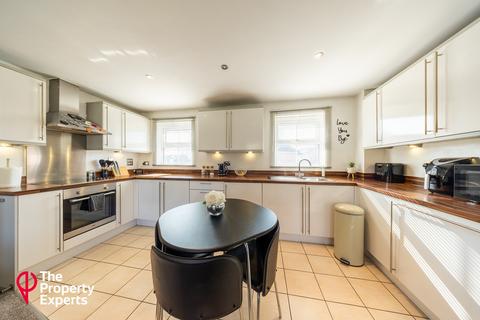 undefined, Cirrus Drive, Reading, RG2