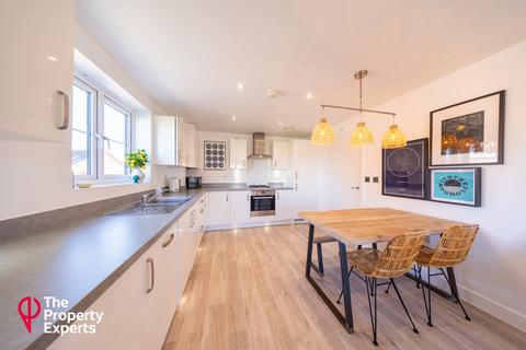 2 bedroom apartment for sale, Elm Drive, Woodley, RG5