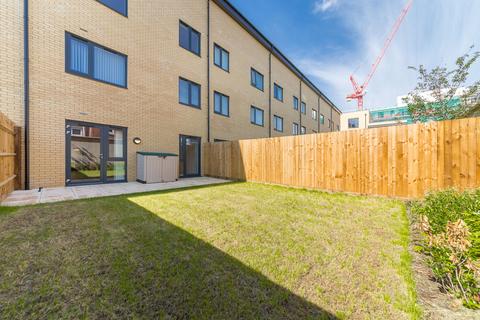 2 bedroom flat to rent, Silverworks Close, London NW9