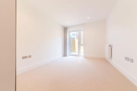 2 bedroom flat to rent, Silverworks Close, London NW9