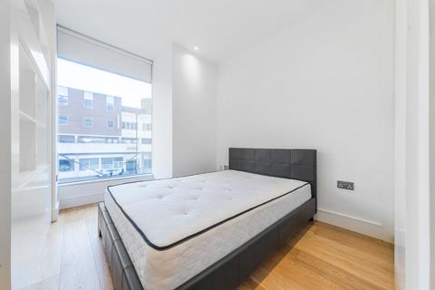 undefined, Staines Road, Hounslow TW3