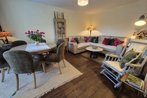 2 bedroom flat for sale, The Mall, Dunstable LU5