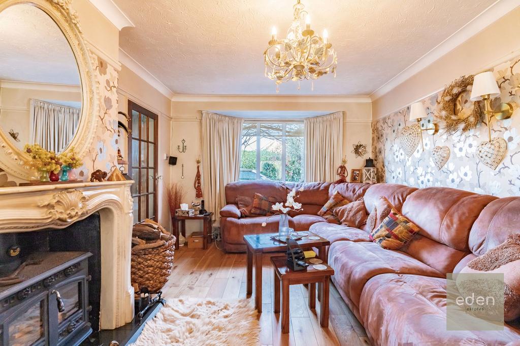 Lounge/Family Room